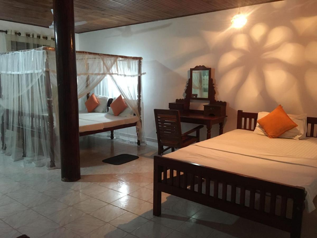 Hotel Rock House à Unawatuna Extérieur photo
