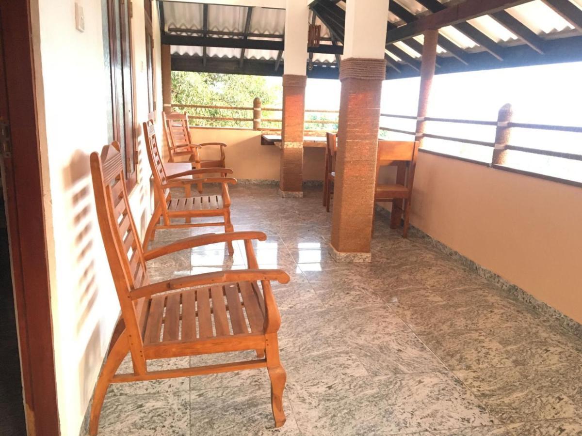 Hotel Rock House à Unawatuna Extérieur photo