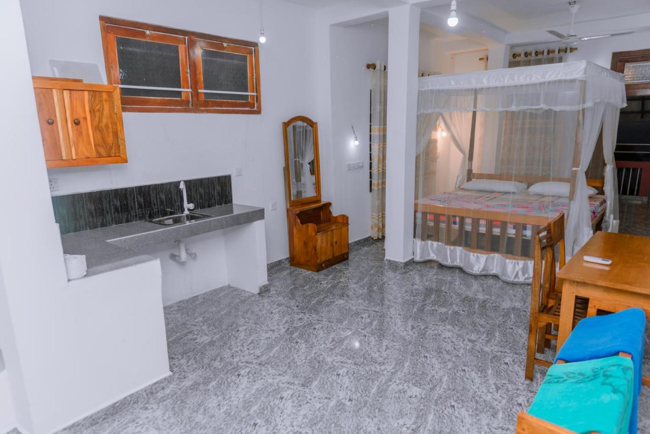Hotel Rock House à Unawatuna Extérieur photo